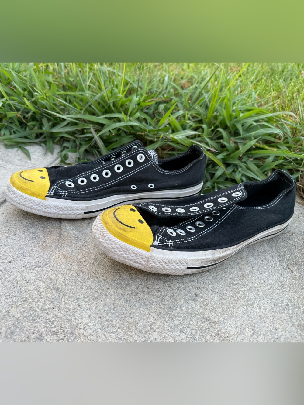 Converse Smiley Face Low Tops Black Unisex men’s 9, Women’s 11 no laces - Picture 3 of 7